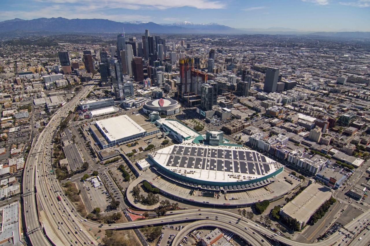 Los Angeles fights climate change with solar power